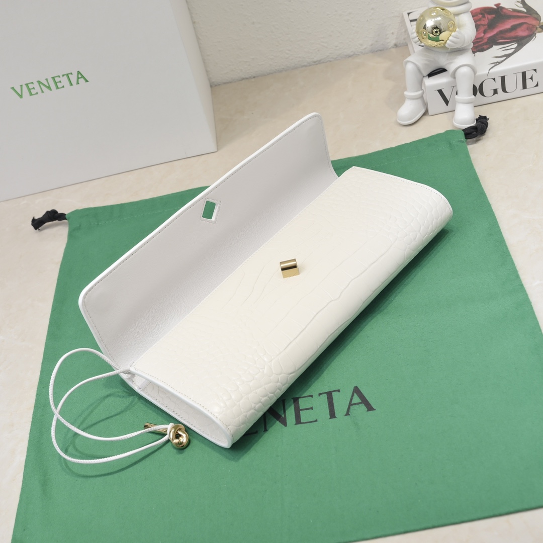 Bottega Veneta Clutch Bags